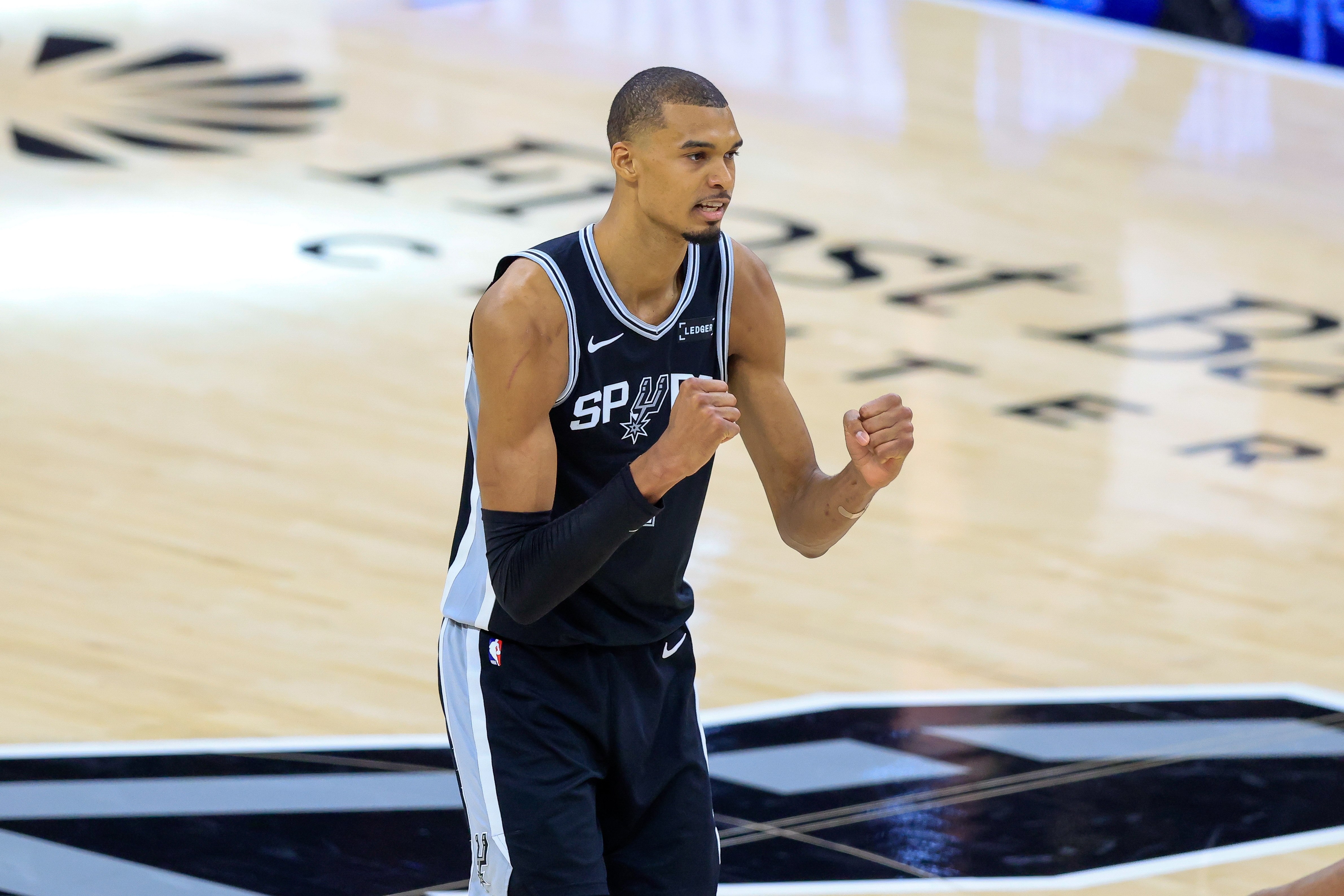 马刺名宿：文班亚马让我想起了科比 他有那种杀手本能